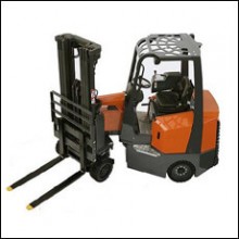 Pivot Steer Lift Truck
